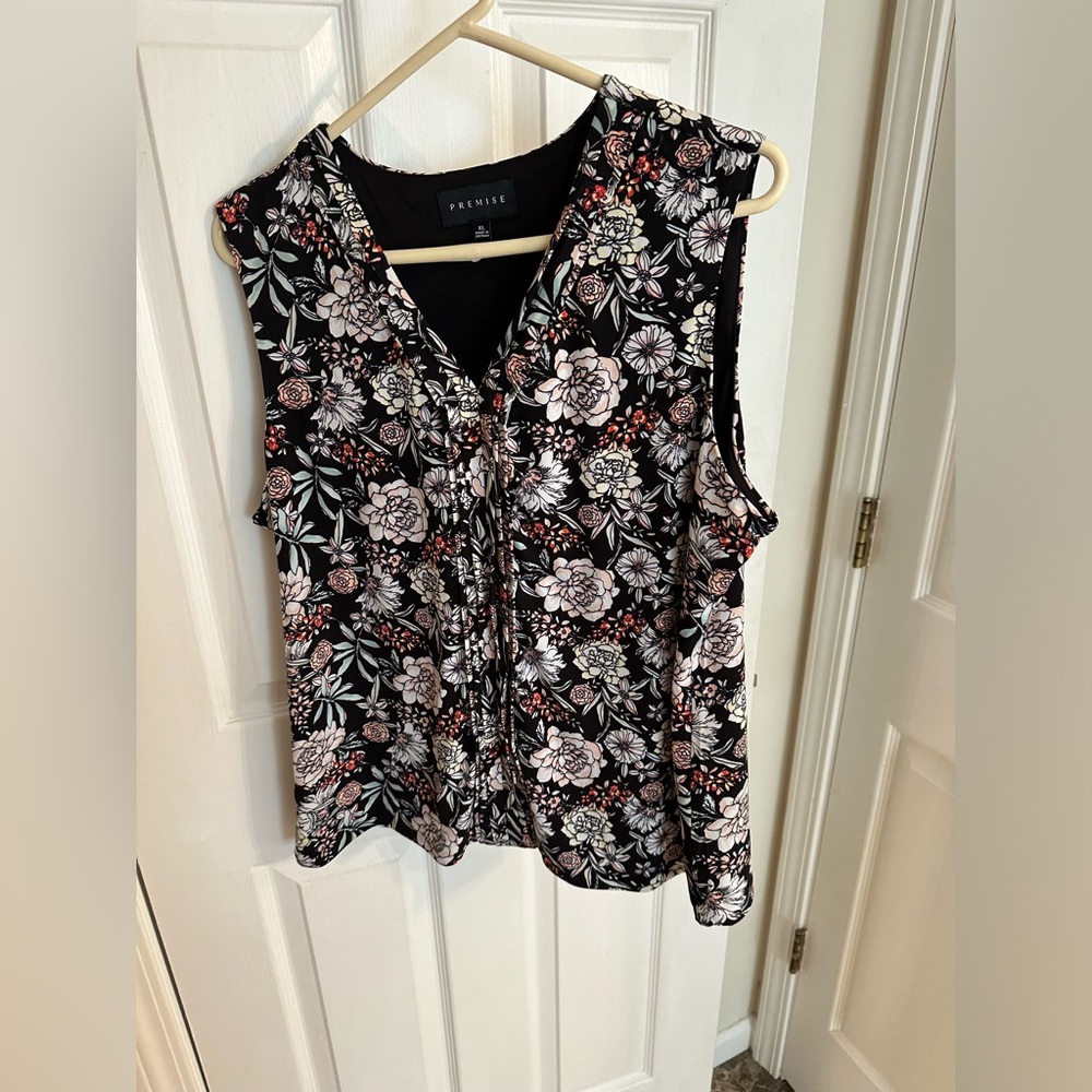 Premise Women’s top